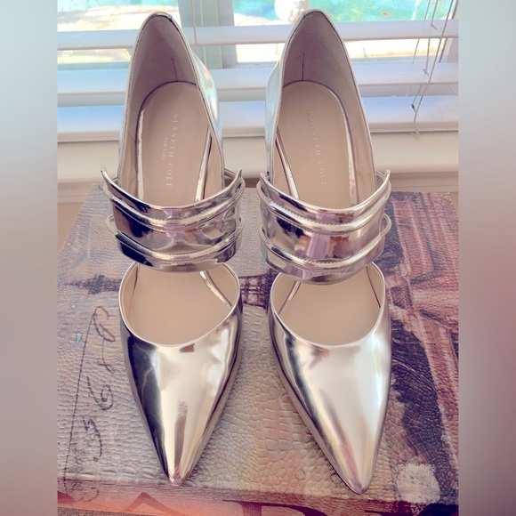 Kenneth Cole Stiletto Shoes: Silver Mirror, Wide Stretchy Front Strap. Size 9.5 - Picture 8 of 13